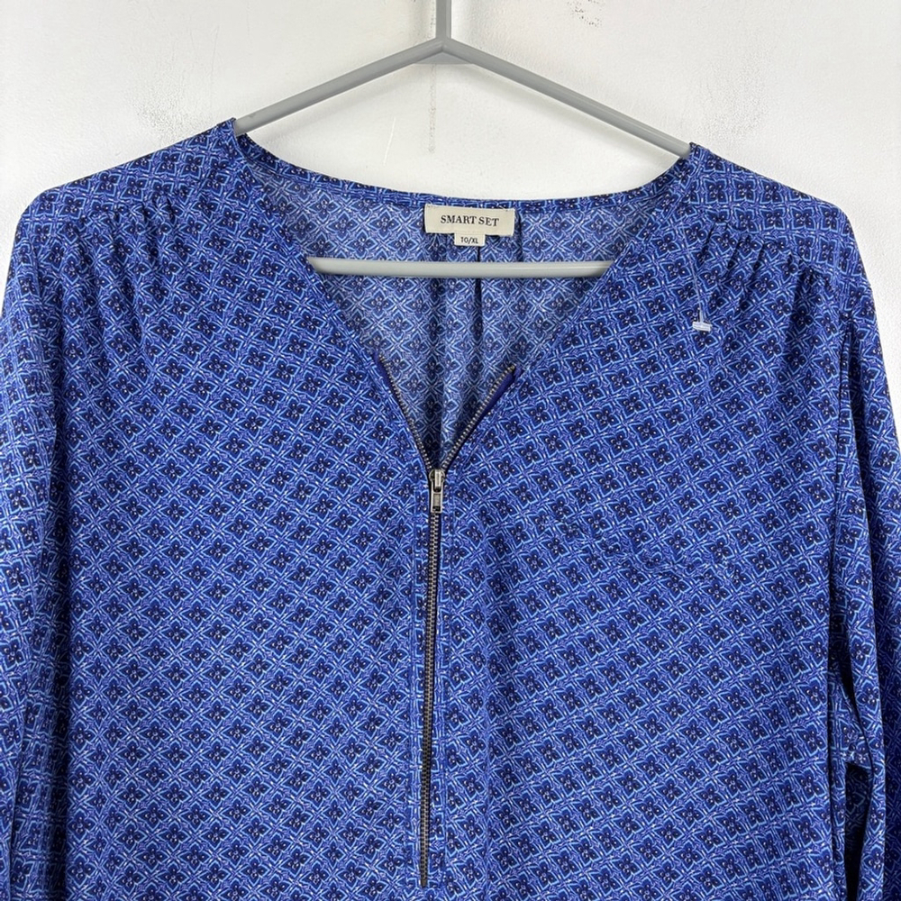 Smart Set Blue Patterned Flowy Blouse - Picture 4 of 7